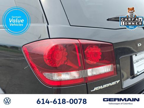 Used 2018 Dodge Journey Crossroad w/ Nav & Sun Group FWD image 16