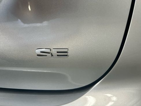 Used 2023 Mitsubishi Outlander SE image 10