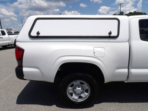 Used 2020 Toyota Tacoma SR image 46