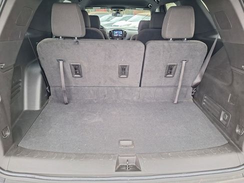 Used 2023 Chevrolet Traverse LT image 25
