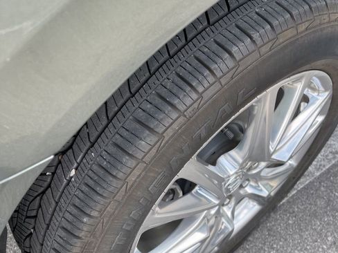 Used 2023 Buick Enclave Essence w/ Experience Buick Package image 8