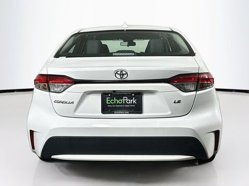 Used 2022 Toyota Corolla LE FWD image 7
