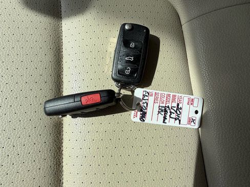 Used 2015 Volkswagen Tiguan SEL image 35