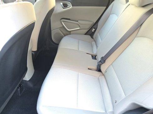 Certified 2025 Kia Soul LX image 30