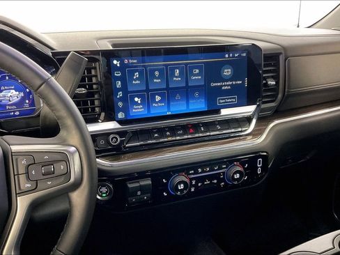 Used 2024 Chevrolet Silverado 1500 LT AWD/4WD image 8