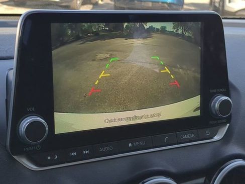 Used 2025 Nissan Sentra SV FWD image 18