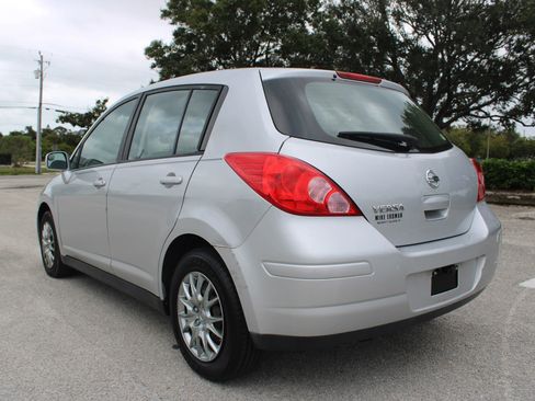 Used 2011 Nissan Versa 1.8 S image 10
