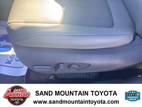 Used 2021 Toyota Sienna XLE image 15