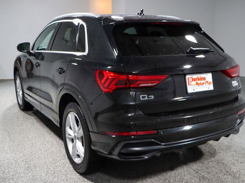 Used 2022 Audi Q3 2.0T Premium Plus w/ Premium Plus Package image 9