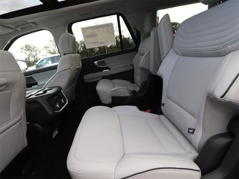 New 2025 Ford Expedition Max Platinum w/ Platinum Ultimate Package image 12