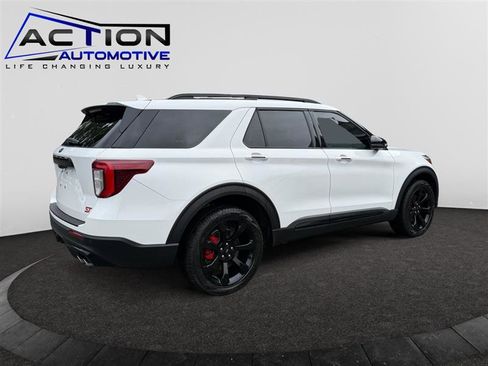 Used 2023 Ford Explorer ST w/ Equipment Group 401A image 8