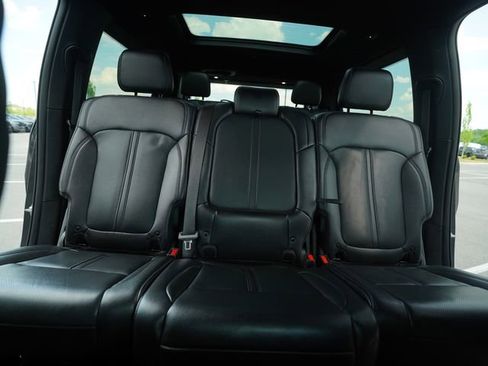 Used 2024 Jeep Wagoneer 4WD w/ Premium Group I image 37