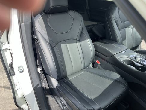 Used 2023 INFINITI QX60 Luxe w/ Performance Audio Package AWD/4WD image 33