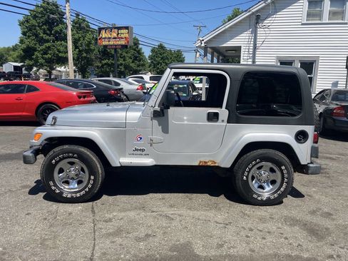 Used 2003 Jeep Wrangler X AWD/4WD image 10