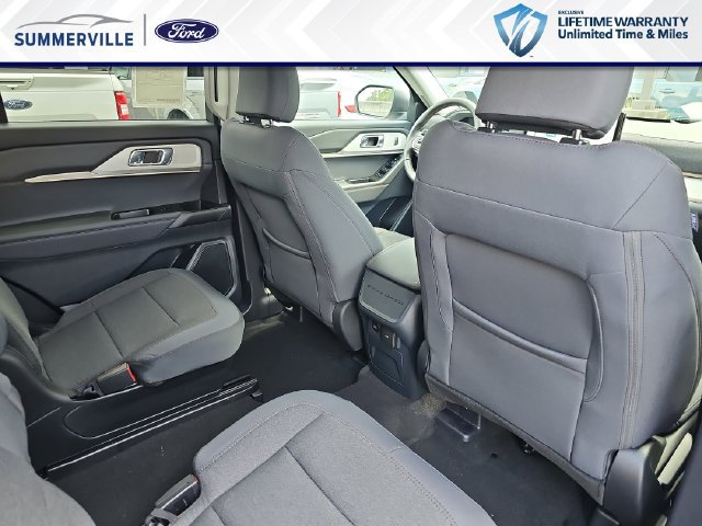 New 2026 Ford Explorer Active RWD image 13