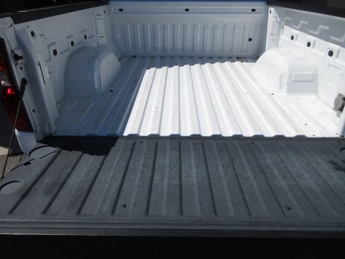 Used 2022 Chevrolet Silverado 1500 LT RWD image 25