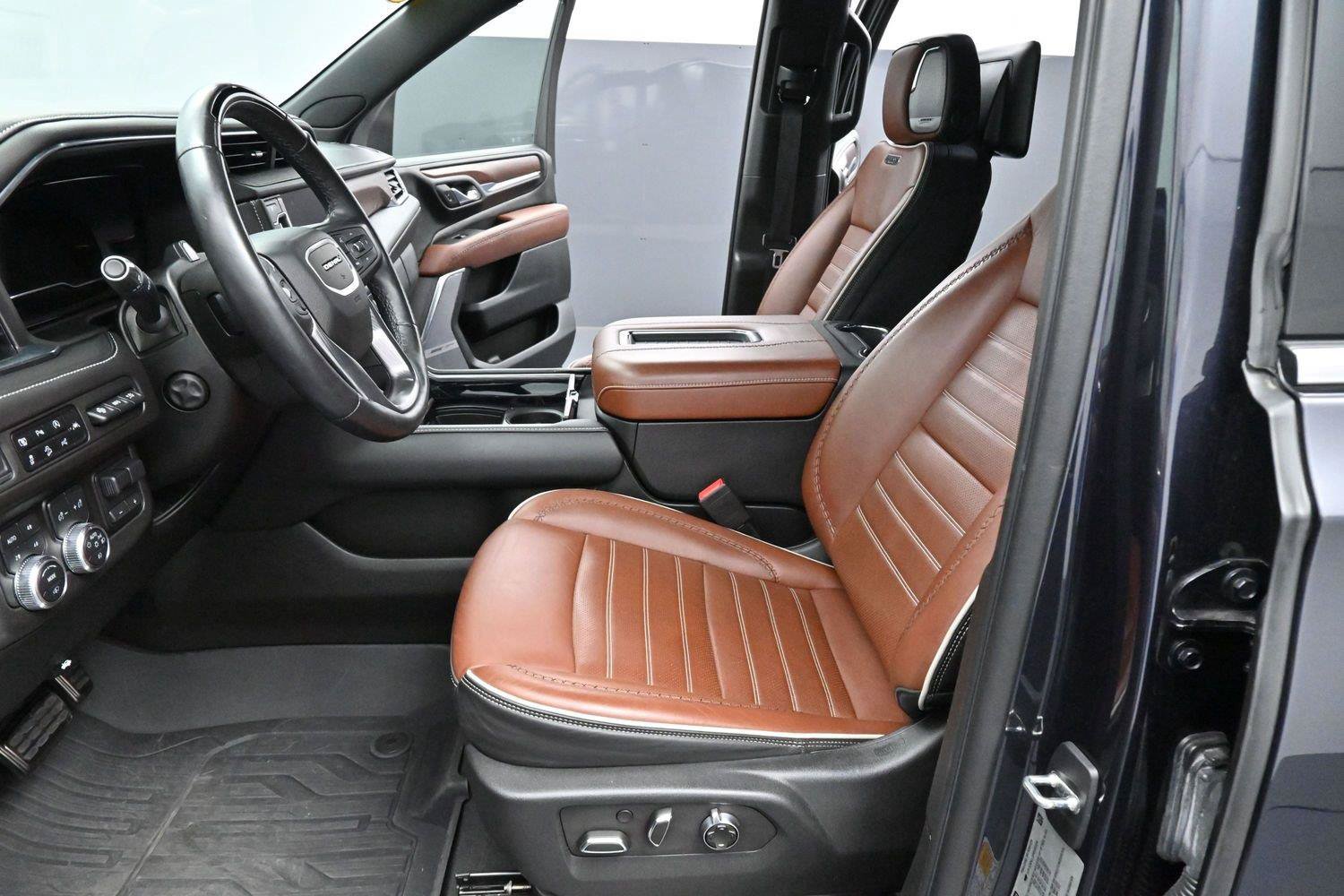 Used 2023 GMC Yukon Denali Ultimate AWD/4WD image 23