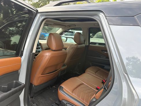 Used 2023 Nissan Pathfinder Platinum w/ Cargo Package FWD image 6