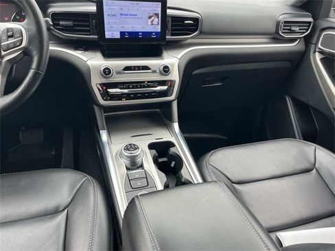 Used 2022 Ford Explorer XLT w/ Equipment Group 202A image 17