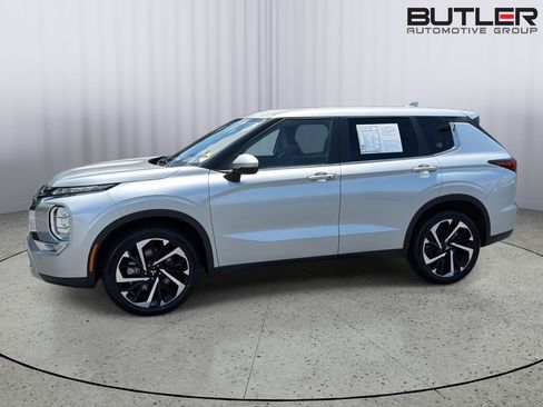 Used 2024 Mitsubishi Outlander SE FWD image 3