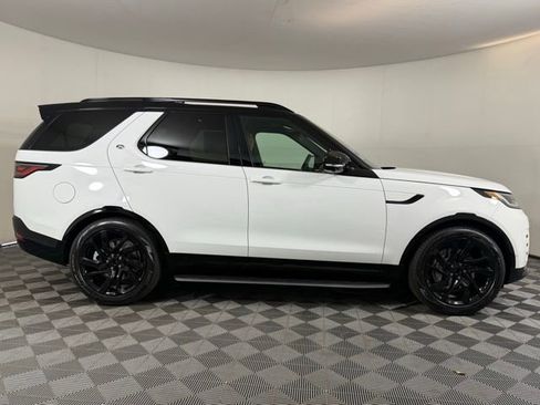 Certified 2025 Land Rover Discovery Dynamic SE image 9