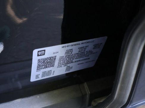 Used 2025 Chevrolet Suburban High Country AWD/4WD image 57