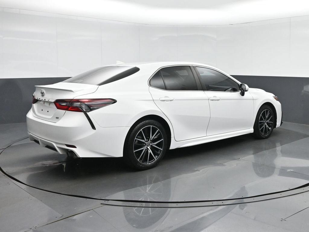 Used 2023 Toyota Camry SE FWD image 7