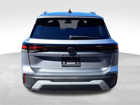 New 2025 Volkswagen Tiguan SE FWD image 7