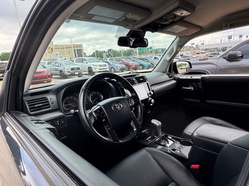 Used 2024 Toyota 4Runner TRD Off-Road Premium image 18