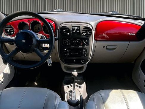 Used 2005 Chrysler PT Cruiser Touring FWD image 17