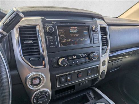 Used 2019 Nissan Titan SV w/ SV Convenience Package AWD/4WD image 12