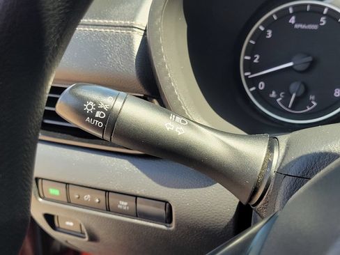 Used 2025 Nissan Sentra SV FWD image 26