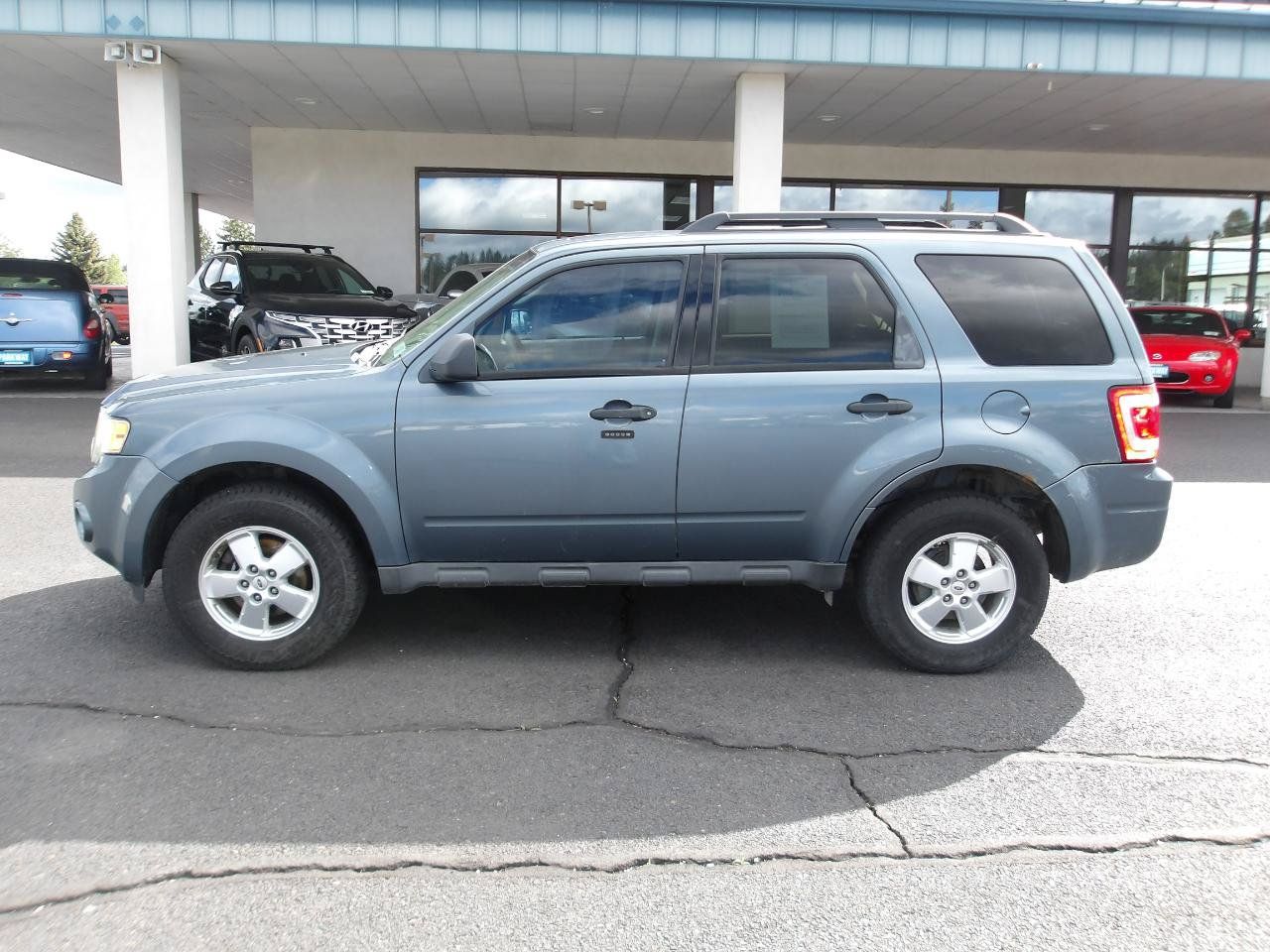 Used 2010 Ford Escape XLT FWD image 2