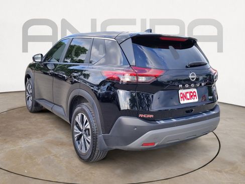 Used 2023 Nissan Rogue SV image 9