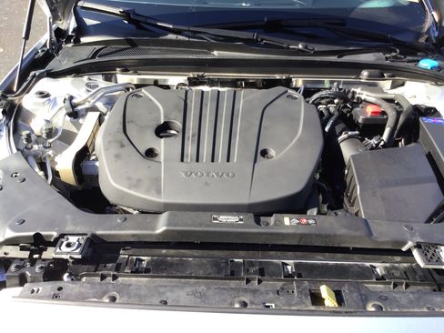 Certified 2022 Volvo S60 B5 R-Design w/ Protection Package Premier image 34