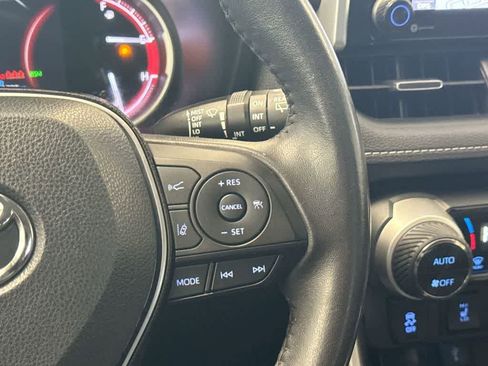 Used 2020 Toyota RAV4 Limited image 26