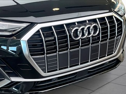 Certified 2025 Audi Q3 2.0T Premium Plus w/ Premium Plus Package AWD/4WD image 32