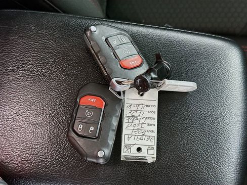 Used 2021 Jeep Gladiator Rubicon w/ LED Lighting Group AWD/4WD image 34