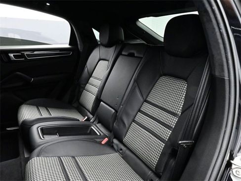 Used 2022 Porsche Cayenne E-Hybrid Coupe image 14