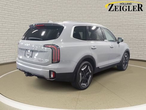 Used 2023 Kia Telluride AWD image 5