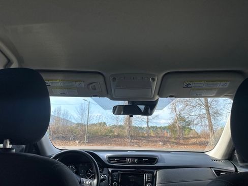 Used 2020 Nissan Rogue SV image 29