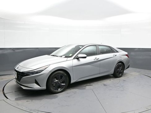 Certified 2023 Hyundai Elantra SEL w/ Cargo Package image 10