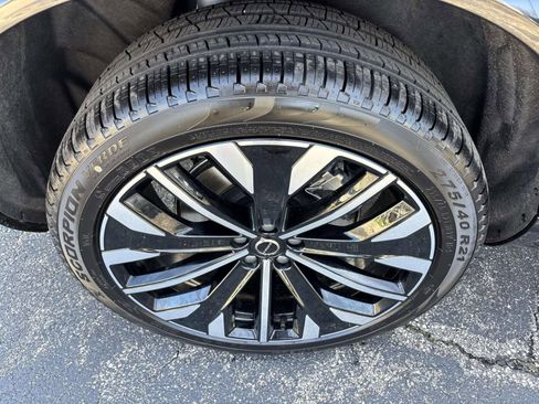 New 2026 Volvo XC90 B5 Plus w/ Protection Package Premier AWD/4WD image 10