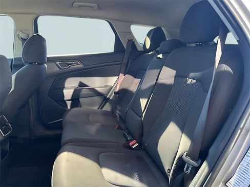Used 2023 Kia Sportage LX image 10