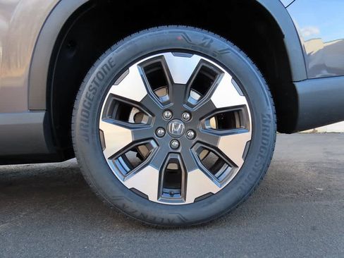 New 2026 Honda Pilot Touring image 10