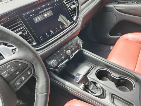 Used 2024 Dodge Durango SRT AWD/4WD image 37