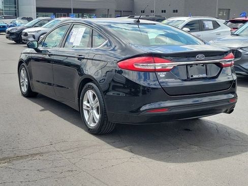 Used 2018 Ford Fusion SE FWD image 3