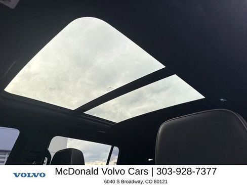 Used 2021 Chevrolet Suburban Premier w/ Premium Package image 7