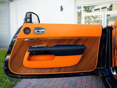 Used 2016 Rolls-Royce Dawn image 81