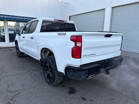 Used 2021 Chevrolet Silverado 1500 LT Trail Boss w/ Convenience Package II image 3